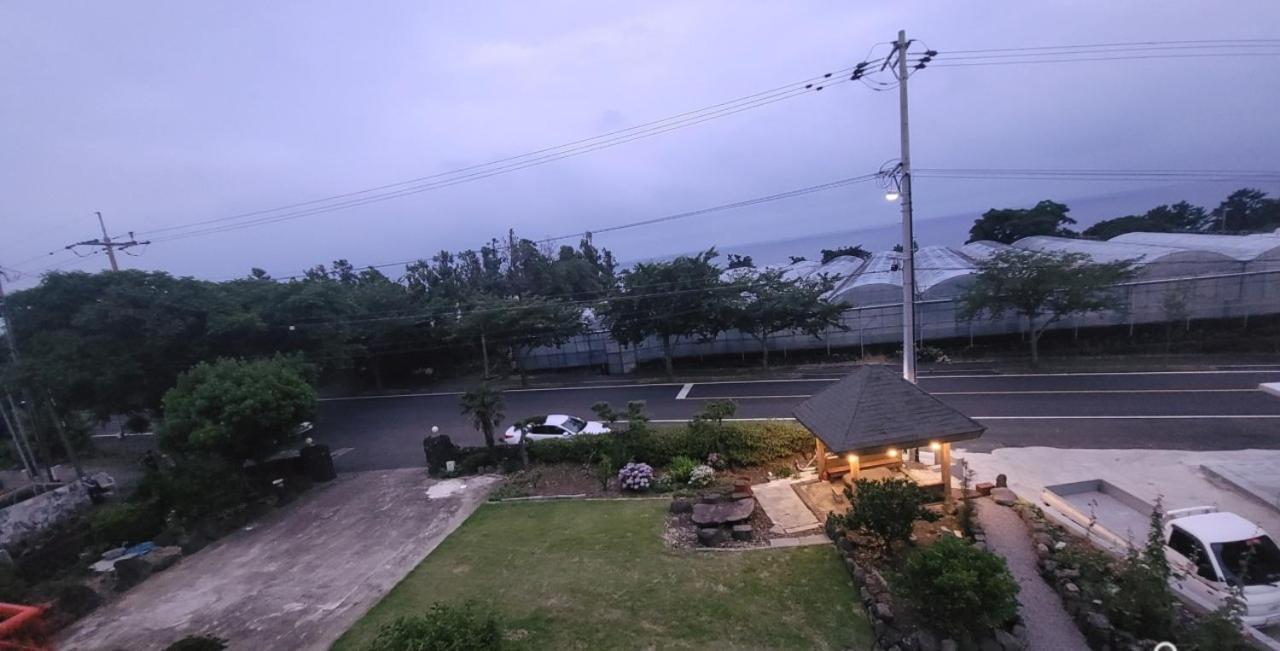 Jeju Soroan Pension Seogwipo Exteriör bild